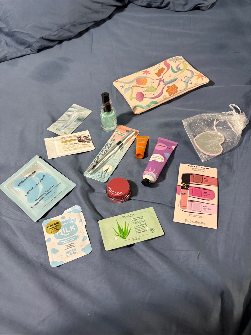 grace & stella Illuminating Eye Masks - Light Blue